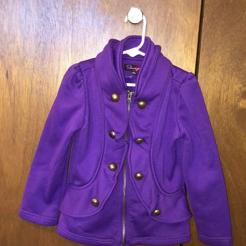 PRE-OWNED GIRLS JACKET SIZE 5-6. SMOKE FREE HOME